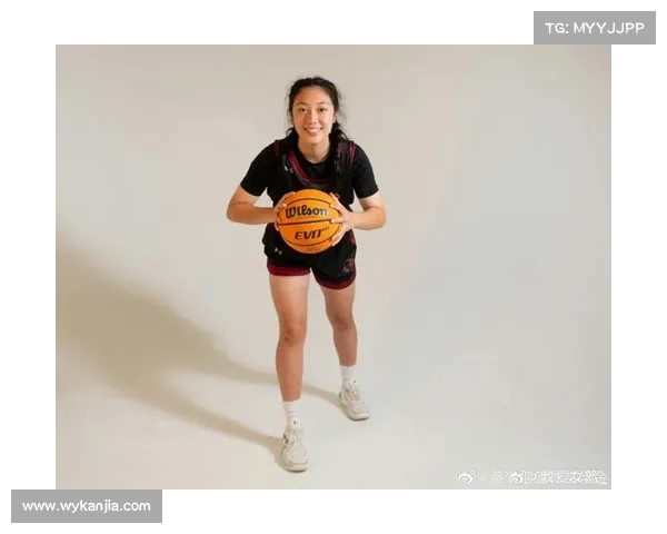 新赛季定妆照惊艳亮相，L选手展现力量与美的极致魅力！