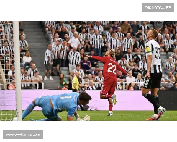 瓦伦西亚门将玛玛达什维利成欧洲杯扑救王,身价欧令人瞩目(玛维和瓦莉拉) 瓦伦西亚门将玛玛达什维利成欧洲杯扑救王,身价欧令人瞩目(玛维和瓦莉拉)