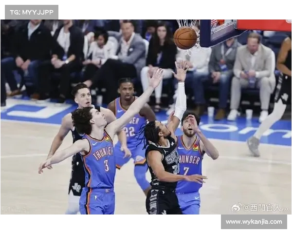 马刺队抓住对手失误，轻松取胜